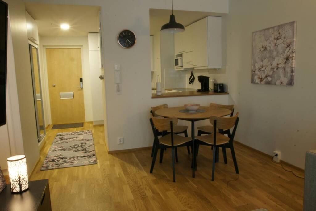 Keskustan Kaksio 45 M2 Autopaikalla, Rautatienkatu 19, 9 Krs Apartment Oulu Ngoại thất bức ảnh